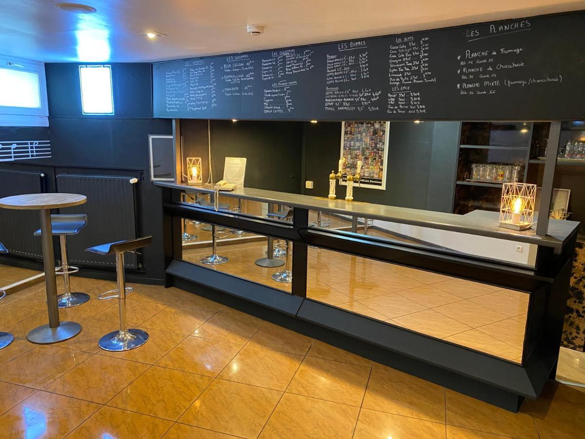 Logis Hotel Restaurant Des Acacias Lille Neuville En Ferrain Neuville-en-Ferrain Eksteriør bilde