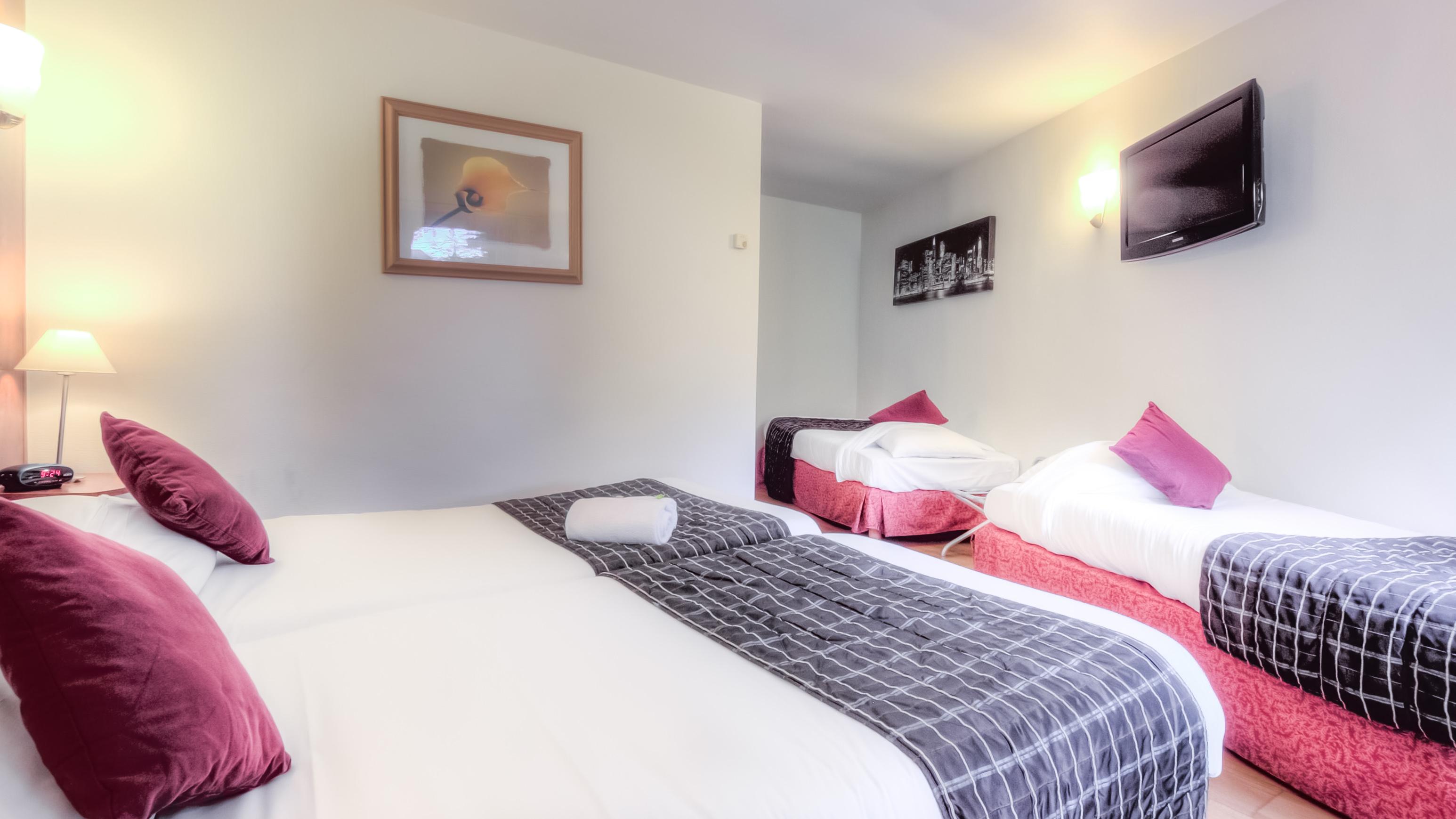 Logis Hotel Restaurant Des Acacias Lille Neuville En Ferrain Neuville-en-Ferrain Eksteriør bilde