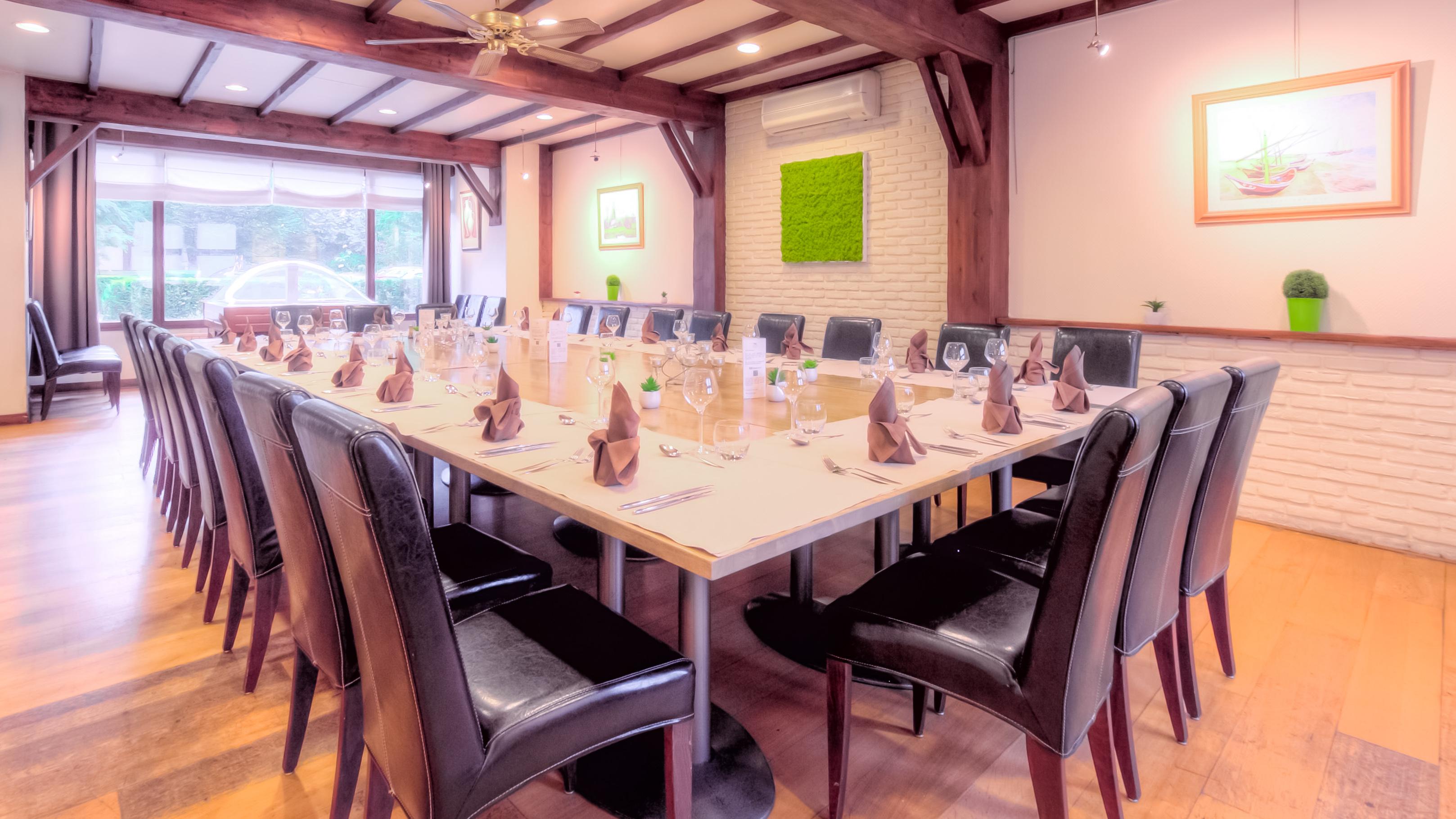 Logis Hotel Restaurant Des Acacias Lille Neuville En Ferrain Neuville-en-Ferrain Eksteriør bilde