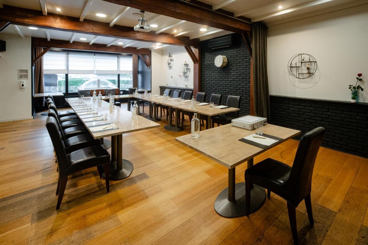 Logis Hotel Restaurant Des Acacias Lille Neuville En Ferrain Neuville-en-Ferrain Eksteriør bilde