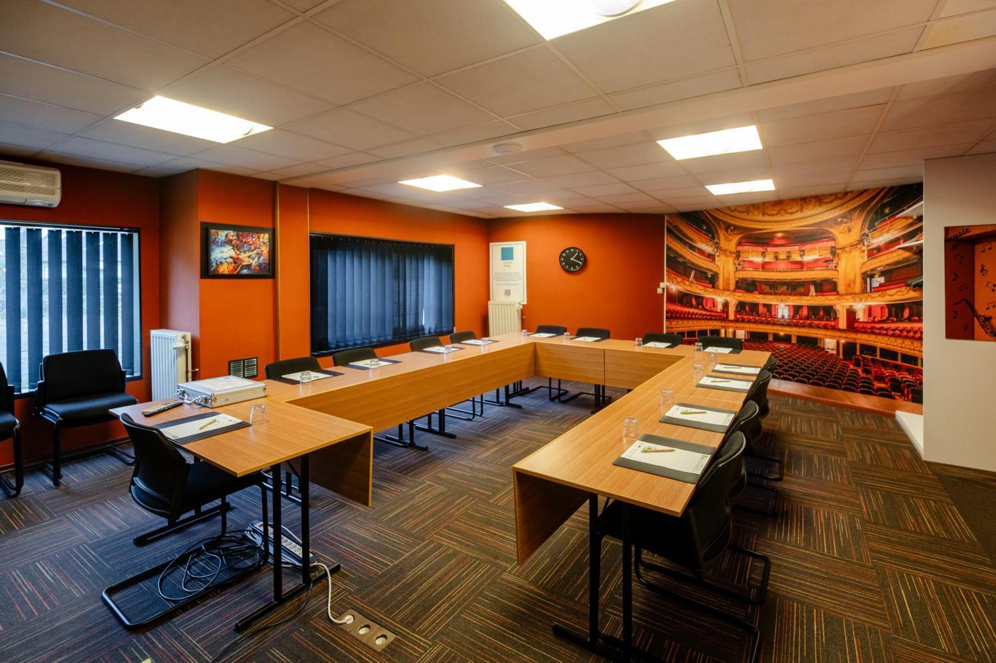 Logis Hotel Restaurant Des Acacias Lille Neuville En Ferrain Neuville-en-Ferrain Eksteriør bilde