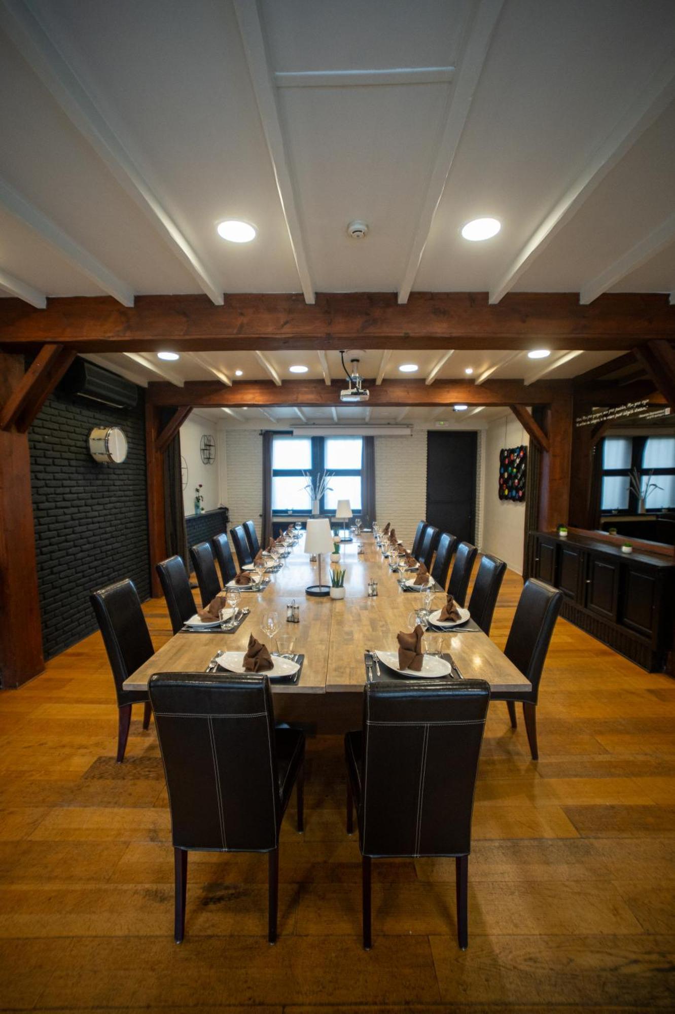 Logis Hotel Restaurant Des Acacias Lille Neuville En Ferrain Neuville-en-Ferrain Eksteriør bilde